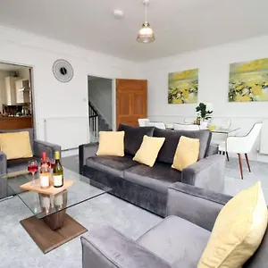 spacious-georgian-apartment-5-mins-from-bath-abbey.tophotelsbath.com/